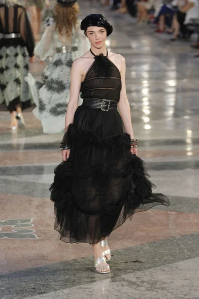 Look 15